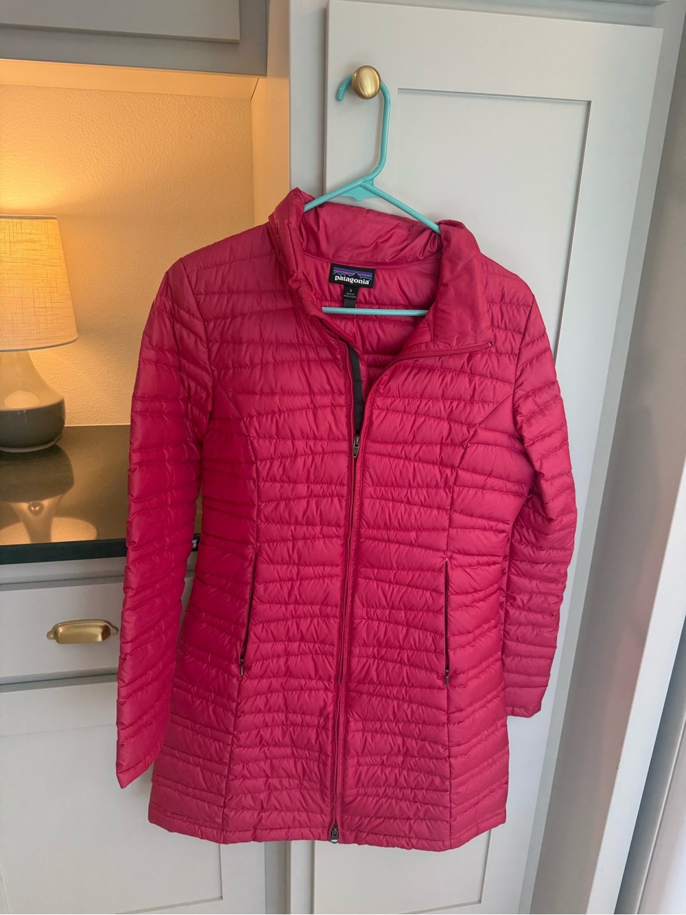 Patagonia Women's Small Lightweight Down Pink Jacket